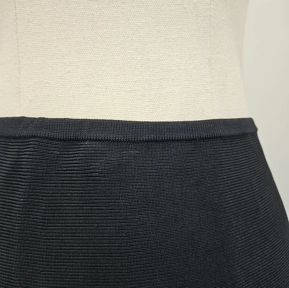 Seed knit skirt - Picture 2 of 5